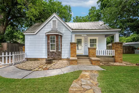 214 Churchill Rd, Fort Worth, TX 76114