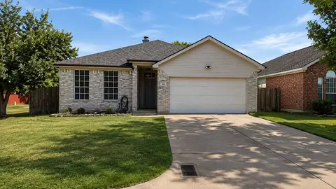 3601 Lasso Rd, Roanoke, TX 76262
