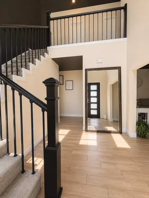 2402 Hunter Hl, Arlington, TX 76012