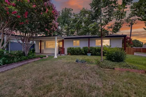1125 Woodcrest Dr, Garland, TX 75040