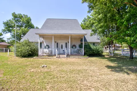 503 Sherman St, Tioga, TX 76271