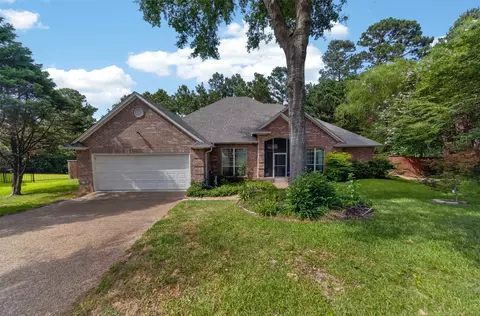 14317 Cedarwood Cir, Tyler, TX 75703