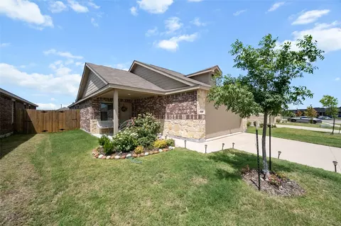 1438 Dovekie Dr, Forney, TX 75126