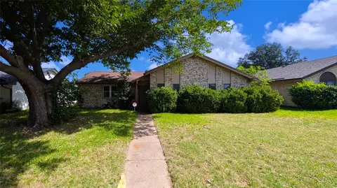 2929 O Henry Dr, Garland, TX 75042