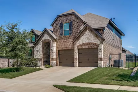 5444 Strong Stead Dr, Fort Worth, TX 76123