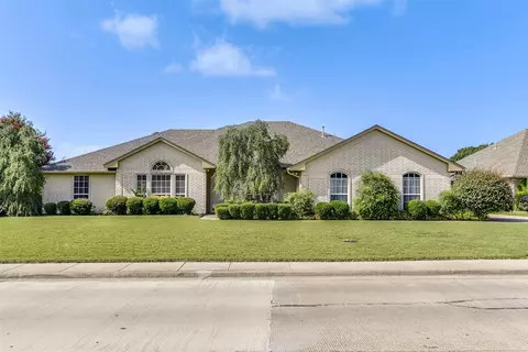 311 Northgate Dr, Waxahachie, TX 75165