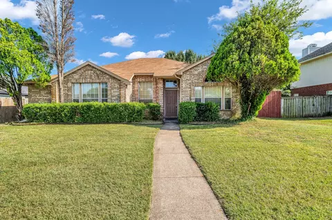 810 Moore St, Cedar Hill, TX 75104