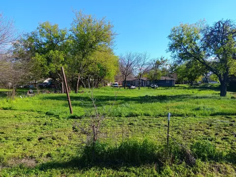 508 E College Ave, Comanche, TX 76442 photo 3
