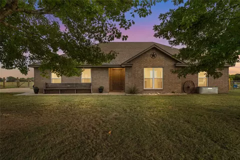212 Ashley Dr, Eddy, TX 76524