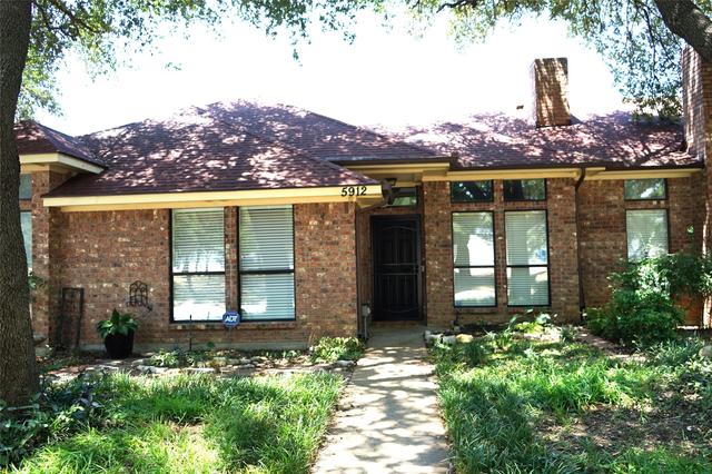 5912 Royal Club Dr, Arlington, TX 76017