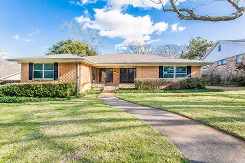 7010 7012 Kingsbury Dr, Dallas, TX 75231
