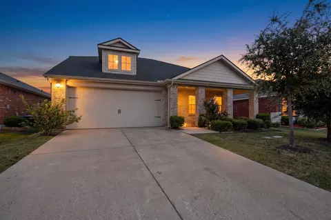 2329 Julia Ln, Forney, TX 75126