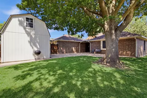 2701 Beau Dr, Mesquite, TX 75181