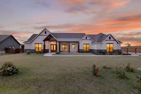 125 Lone Elm Rd, Waxahachie, TX 75167