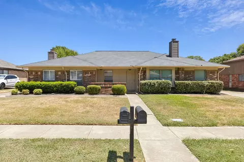 3000 Hilltop Dr, Euless, TX 76039