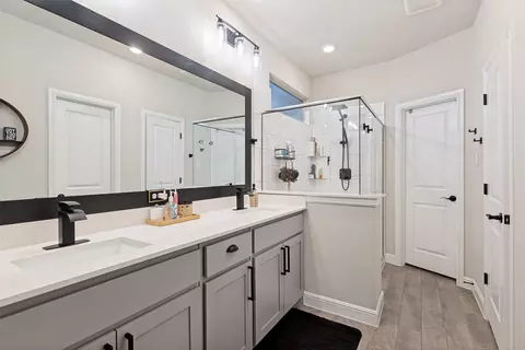 Bath - 14645 Antlia Dr, Haslet, TX 76052 photo 1 of 4