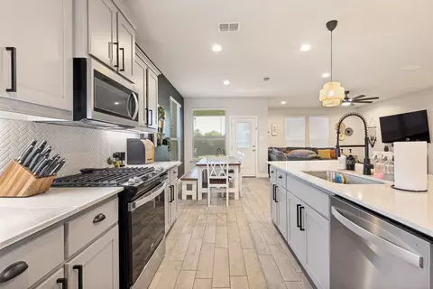 Kitchen - 14645 Antlia Dr, Haslet, TX 76052 photo 6 of 6