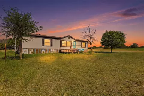 9132 Windmill Ct W, Cleburne, TX 76033
