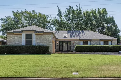 2805 Hedgeway Dr, Arlington, TX 76016