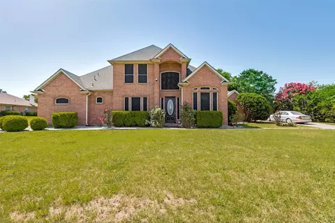 2828 S Lakeview Dr, Cedar Hill, TX 75104