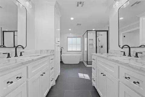 Bath - 3412 Sturgis Ln, Waco, TX 76708 photo 6 of 7