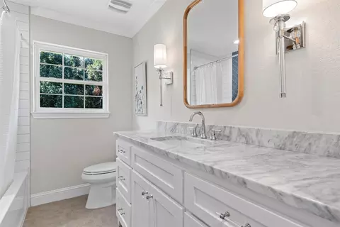 Bath - 3412 Sturgis Ln, Waco, TX 76708 photo 1 of 7