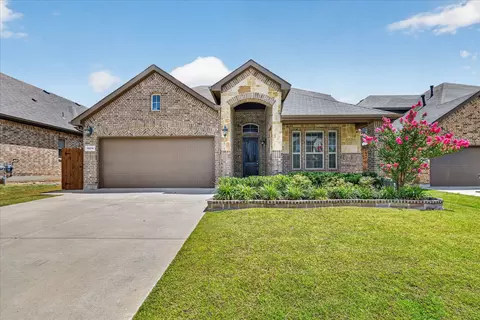 1909 Moonsail Ln, Denton, TX 76210