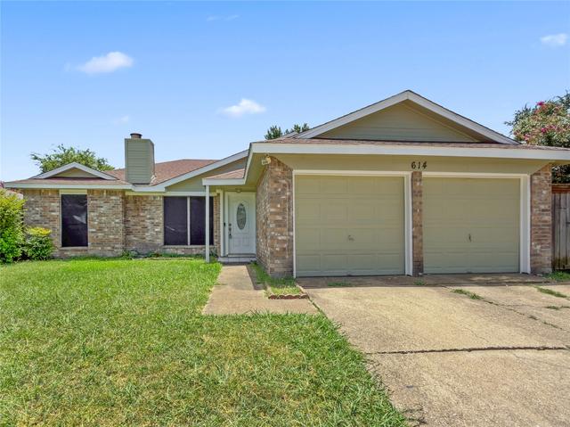 614 Red Coat Ln, Arlington, TX 76002