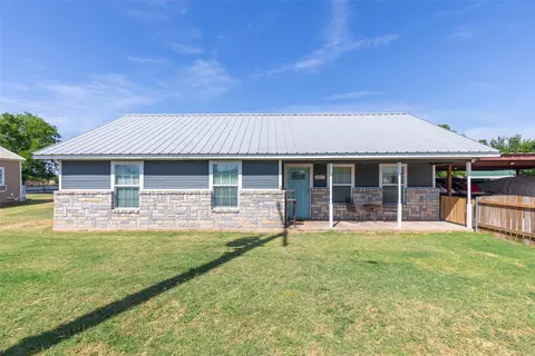 250 5th St, Hawley, TX 79525