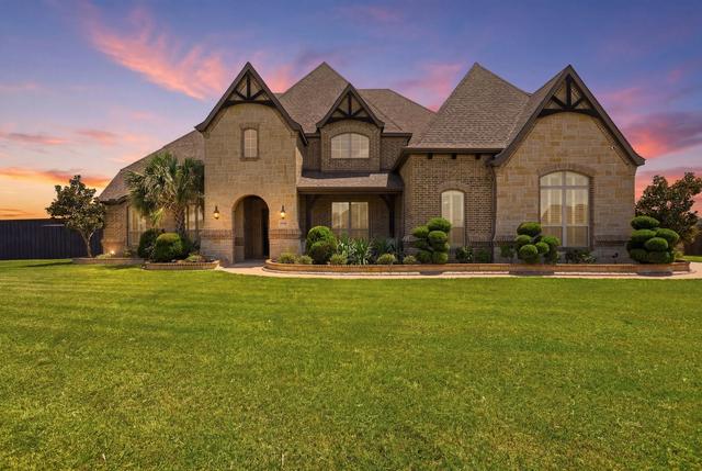8260 Faithful Dr, Waxahachie, TX 75167