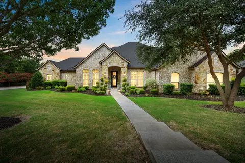 101 Fairway Dr, Waxahachie, TX 75165