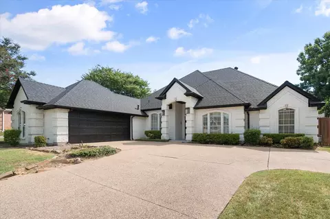 812 Turnberry Dr, Mansfield, TX 76063