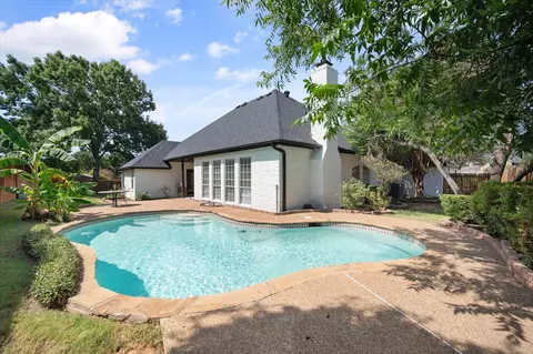 812 Turnberry Dr, Mansfield, TX 76063
