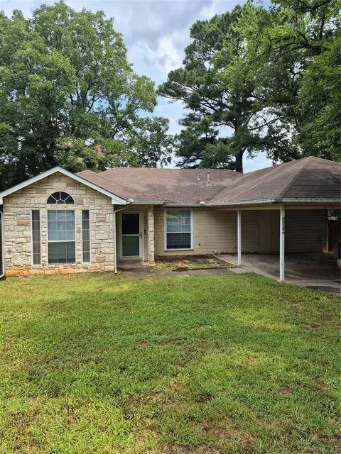 1719 W Parnell St, Denison, TX 75020