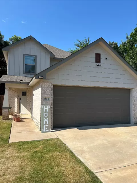 511 W Cotter Ave, Alvarado, TX 76009