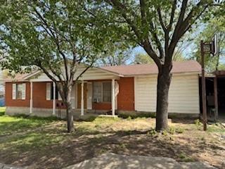 201 Hillcrest Dr, Nocona, TX 76255