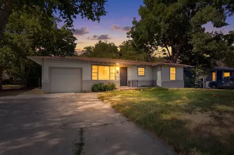 5573 Burton Ave, Fort Worth, TX 76119