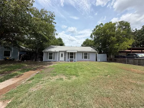 714 SW Dallas St, Grand Prairie, TX 75051