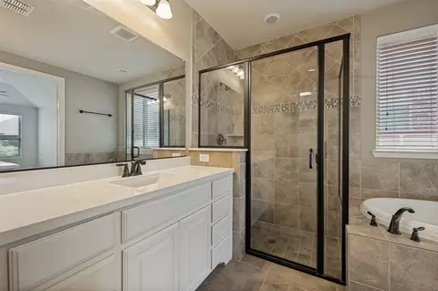 Bath - 4130 Maclin Dr, Celina, TX 75009 photo 2 of 4