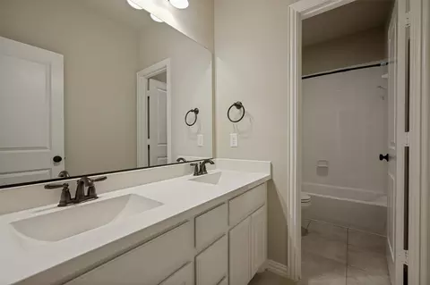 Bath - 4130 Maclin Dr, Celina, TX 75009 photo 4 of 4
