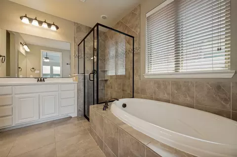 Bath - 4130 Maclin Dr, Celina, TX 75009 photo 1 of 4
