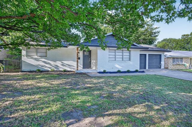 7516 S College Cir, North Richland Hills, TX 76180