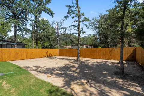 Exterior - 6136 Apache Dr, Mabank, TX 75156 photo 5 of 6