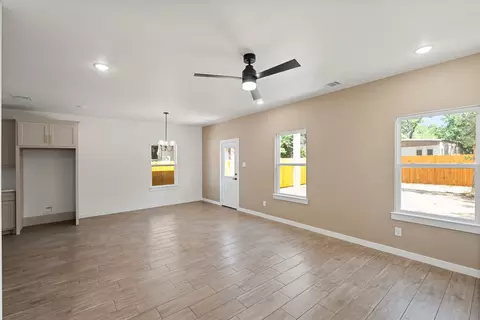 Living - 6136 Apache Dr, Mabank, TX 75156 photo 3 of 4