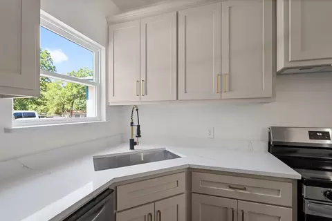 Kitchen - 6136 Apache Dr, Mabank, TX 75156 photo 2 of 3
