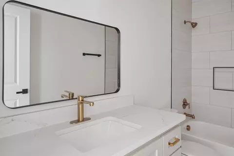Bath - 6136 Apache Dr, Mabank, TX 75156 photo 4 of 4