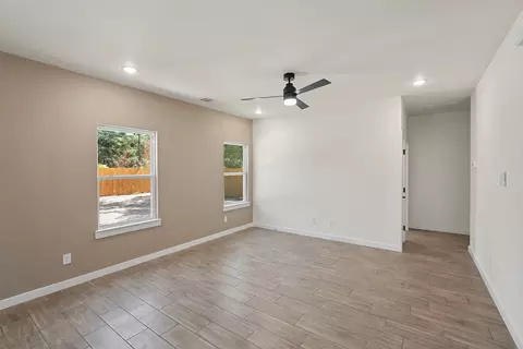 Living - 6136 Apache Dr, Mabank, TX 75156 photo 2 of 4