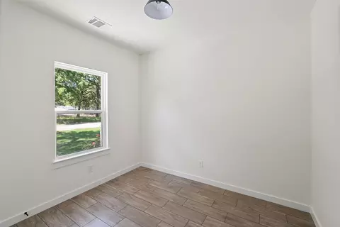 Bedroom - 6136 Apache Dr, Mabank, TX 75156 photo 4 of 4