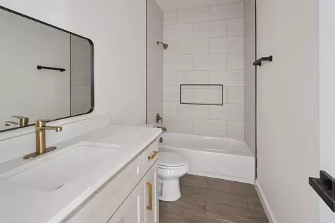 Bath - 6136 Apache Dr, Mabank, TX 75156 photo 3 of 4