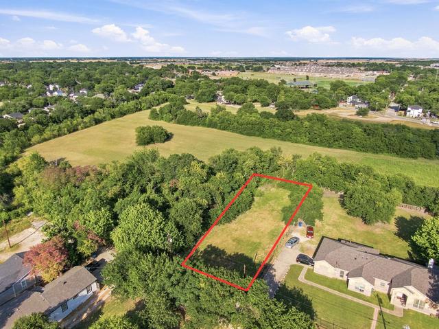 206 Young St, Waxahachie, TX 75165